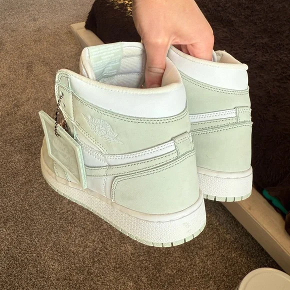 Air Jordan 1 Retro High OG (PS) Sneakers - Picture 2 of 5